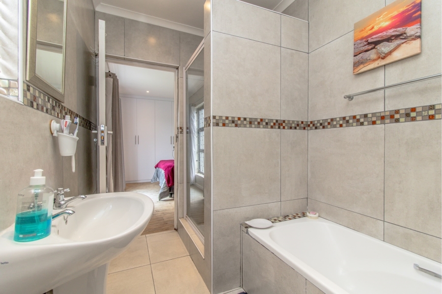 3 Bedroom Property for Sale in Franskraal Western Cape